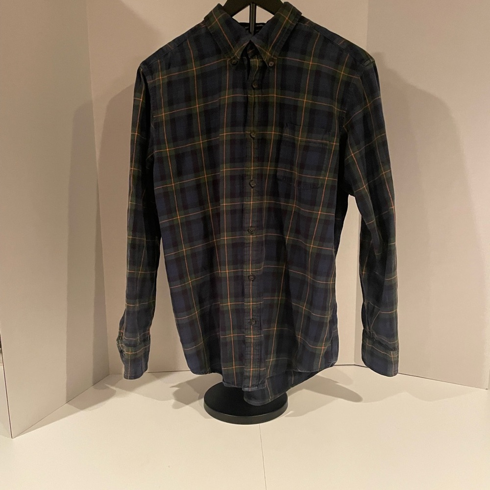 St Johns Bay Men’s Flannel Shirt Medium Navy Blue Plaid Button Front Casual
